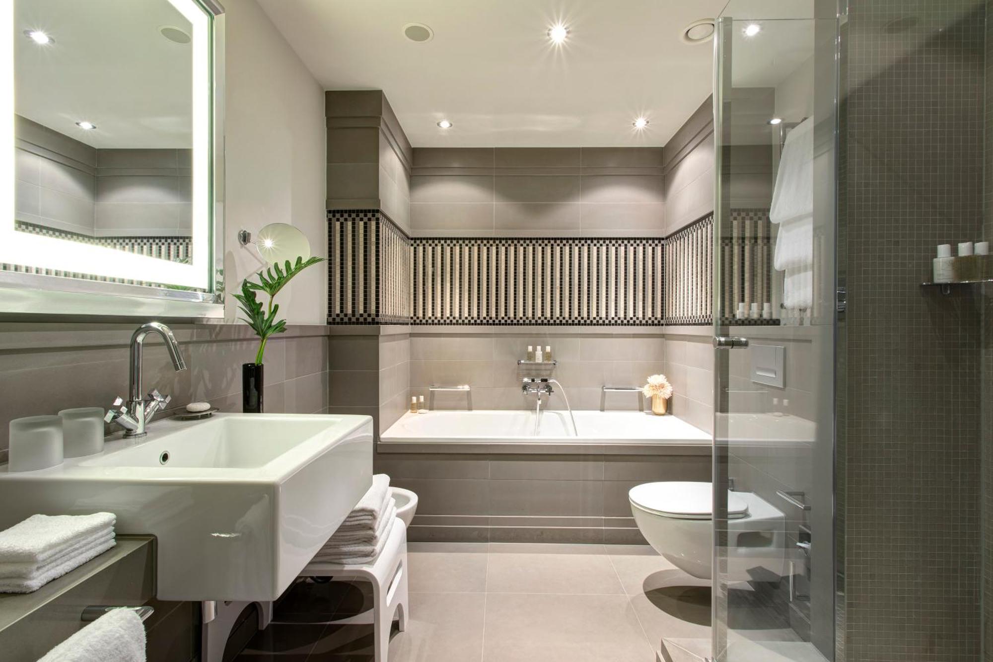 Deluxe Double or Twin Room with Balcony,1756394844:JPEG