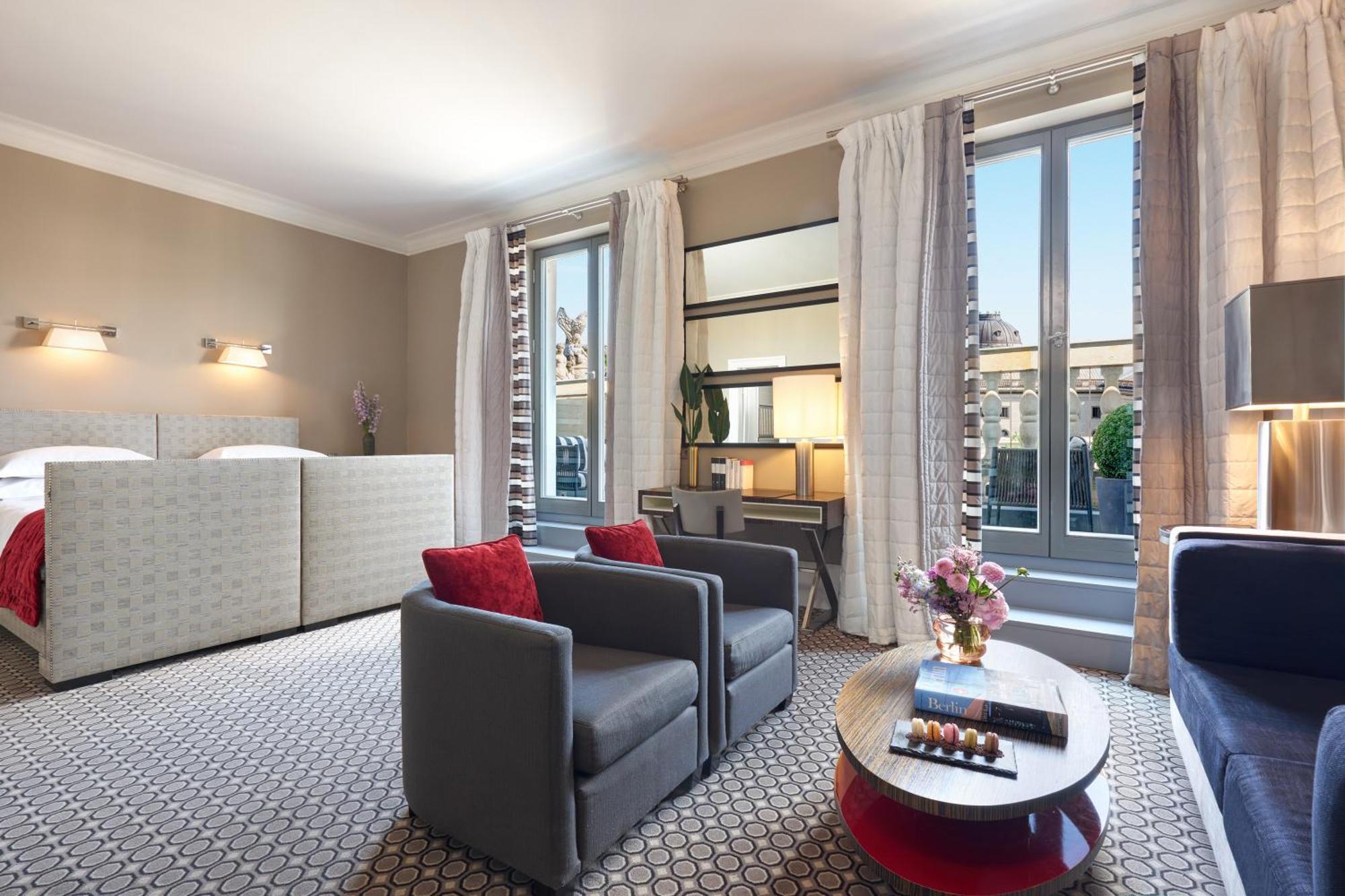 Deluxe One Bedroom Suite