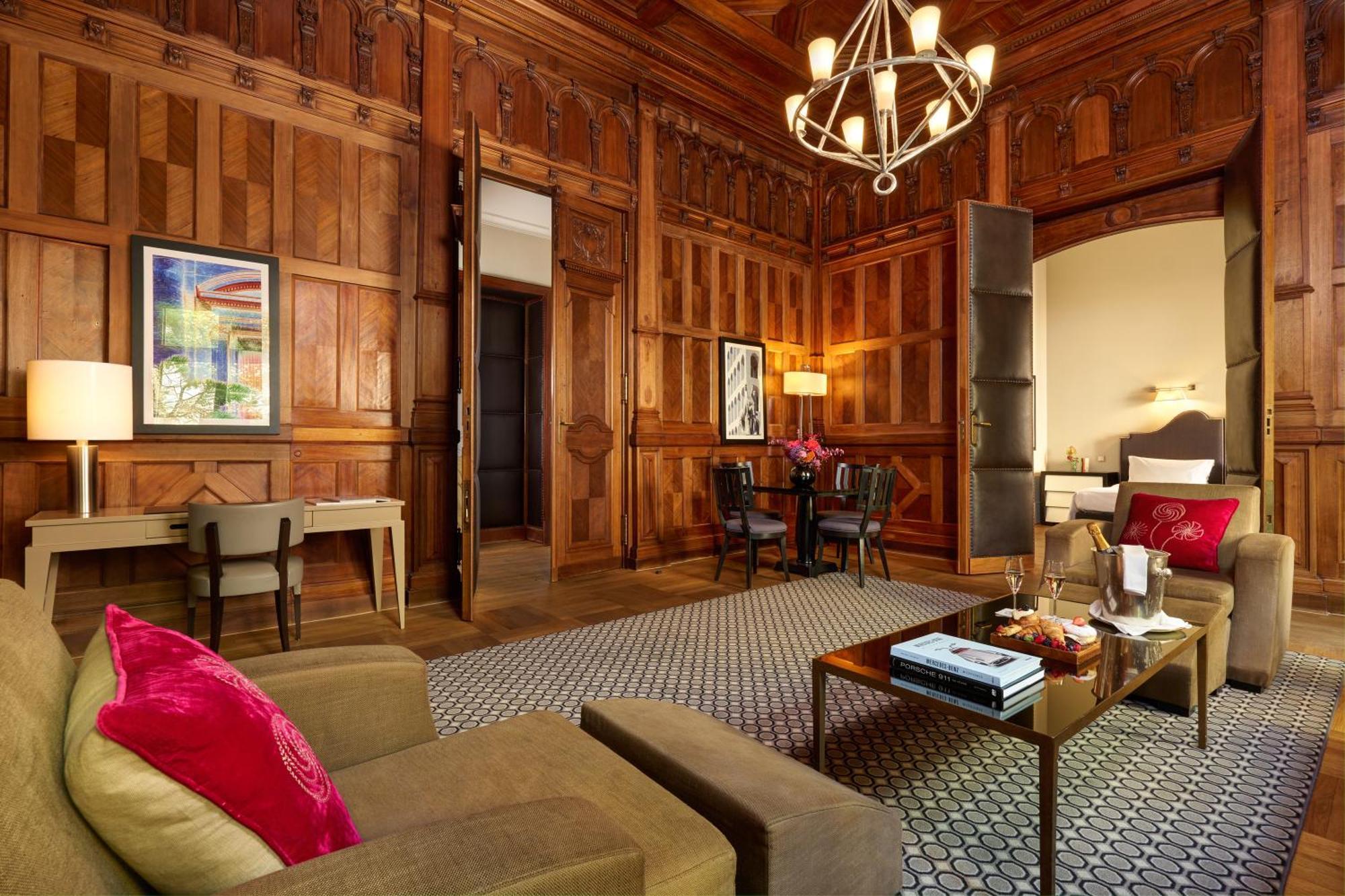 Luxury Suite